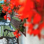 Peaceful Garden Stay, Мальмеди