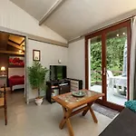 Peaceful Garden Stay, Дом отдыха