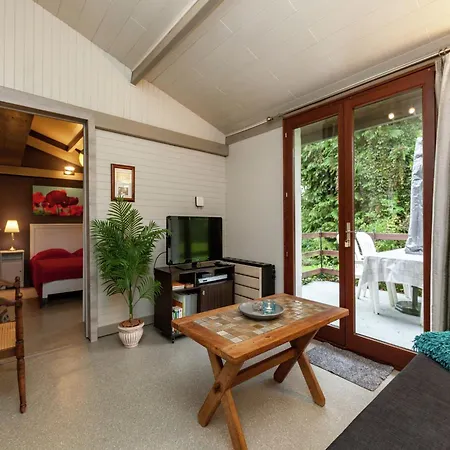 Peaceful Garden Stay, Ferienhaus